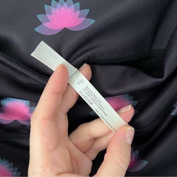 FP Movement By Free People Pink Lotus Flower Cropped Yoga Leggings Size Small - Picture 10 of 16